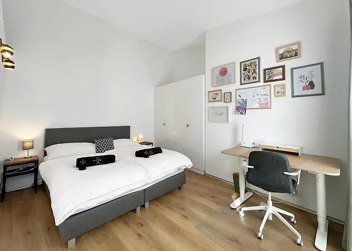 Plein Coeur De La Vieille De *